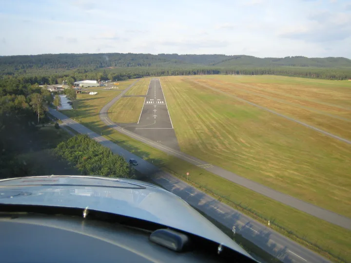 Endanflug Piste 04